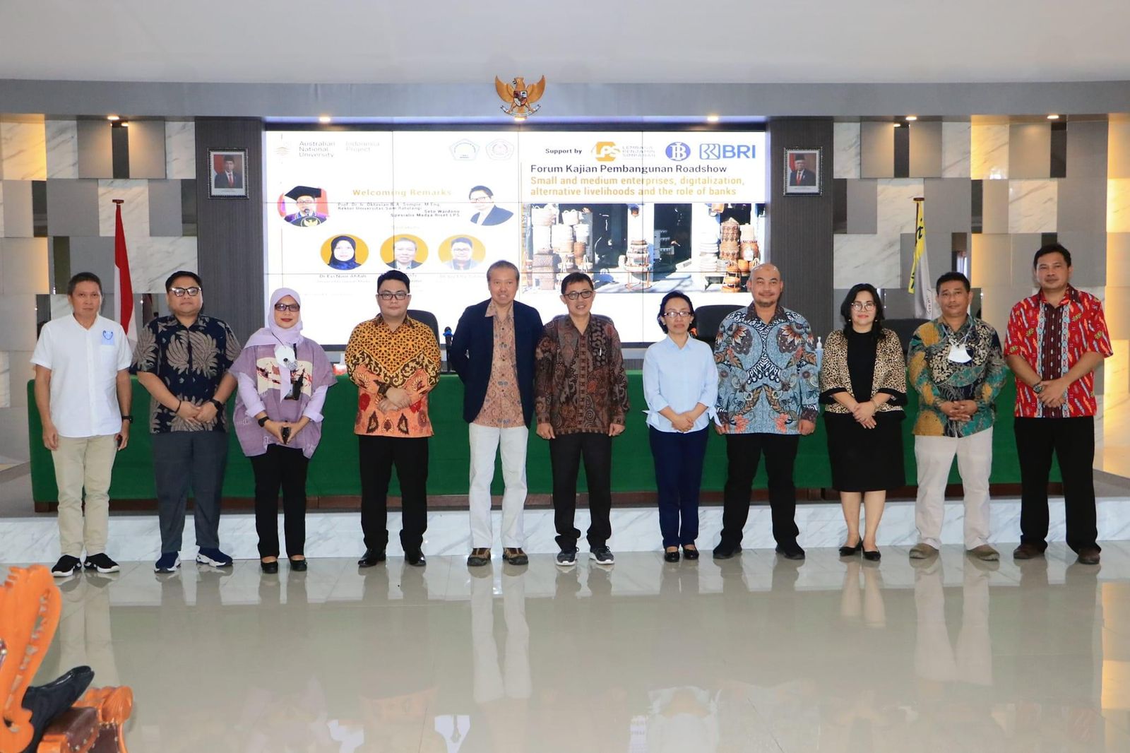 Panel of speakers with attendees at UNSRAT